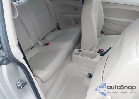 2013 Volkswagen Beetle 2.5L z USA, uszkodzony, nr VIN 3VWJP7AT1DM646858